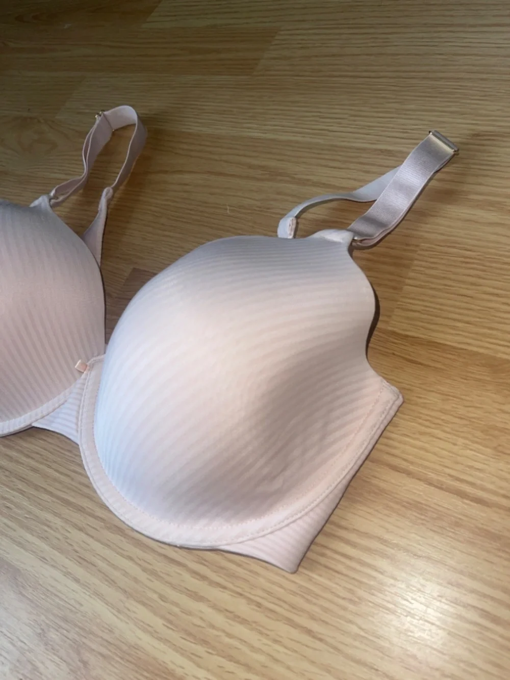Vanity Fair Lightly Padded Soft Pink Striped Bra Size 34DD